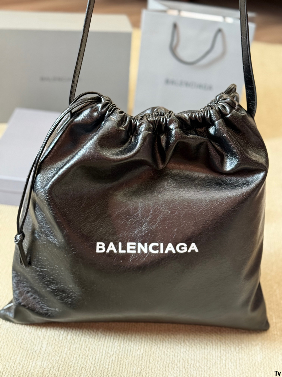 BALENCIAGA 01